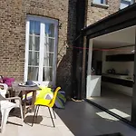 Brixton Bright & Friendly Homestay